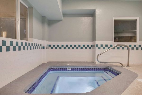 La Quinta Inn Ste Logan (River Heights)